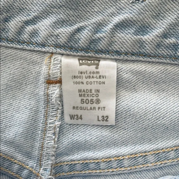 Levi's Blue Jean Shorts Classic Style - Picture 3 of 3